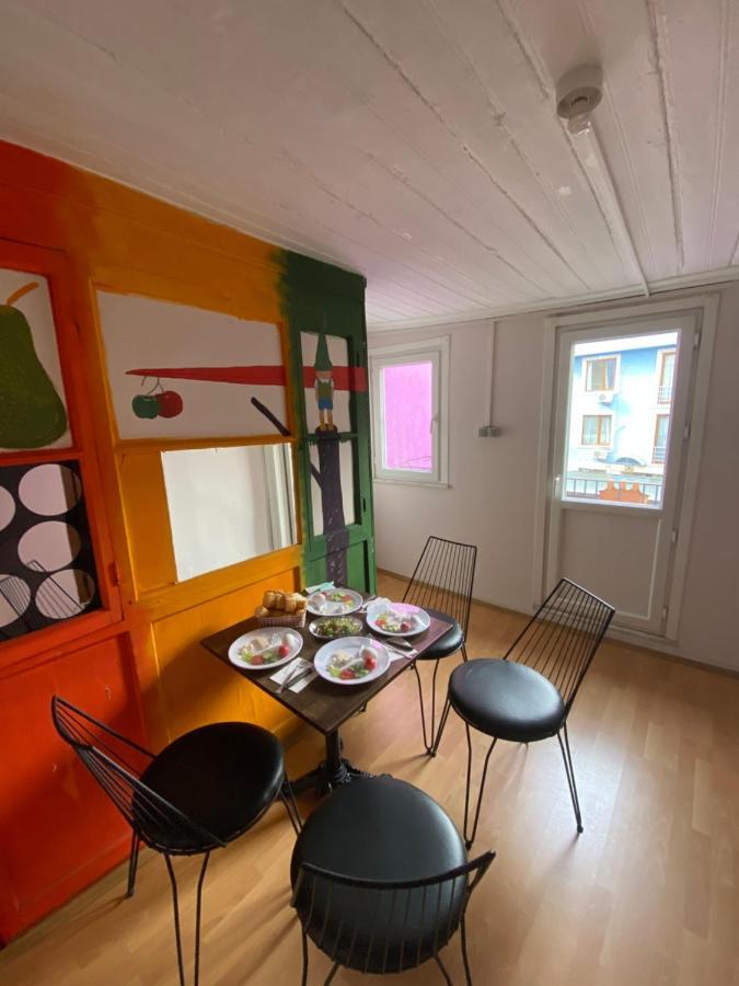 Taksim Wooden House Hostel Istanbul Exterior photo