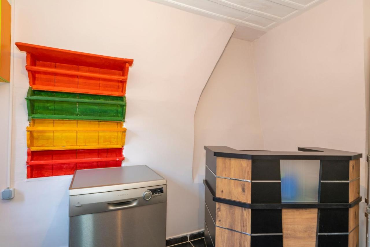 Taksim Wooden House Hostel Istanbul Exterior photo